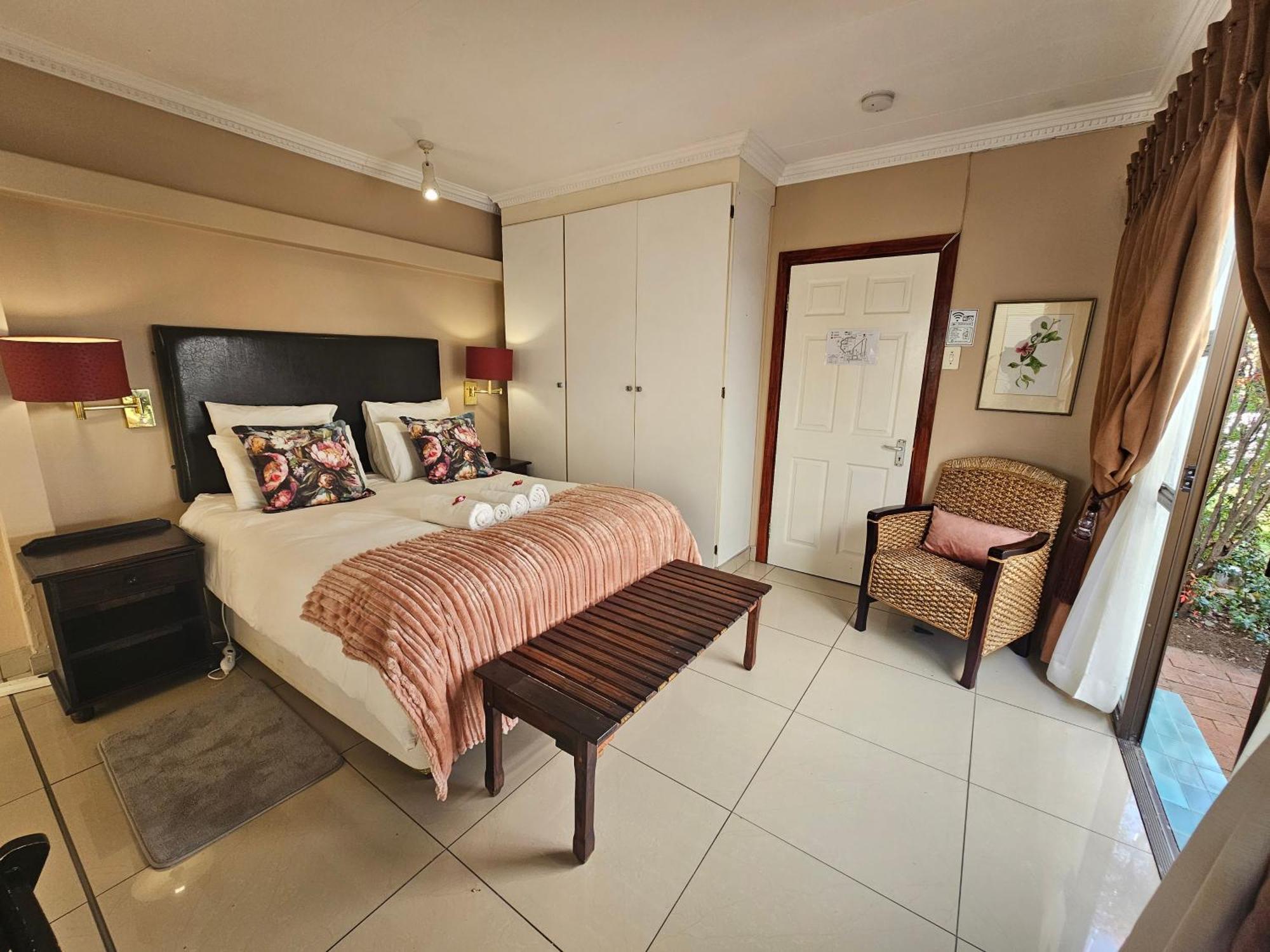 Bettie'S Luxury Lodge Kroonstad Exterior foto
