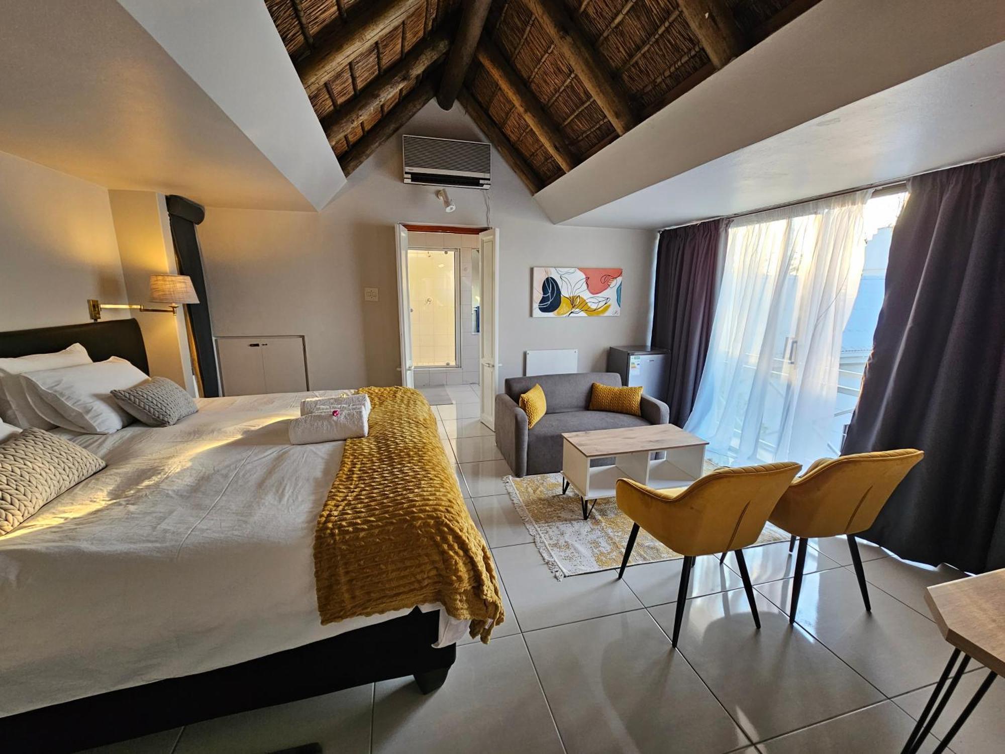 Bettie'S Luxury Lodge Kroonstad Exterior foto